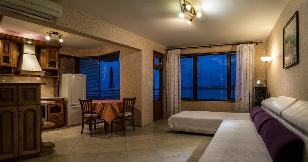 Guest House Karamihalevi โซโซโปล ภายนอก รูปภาพ
