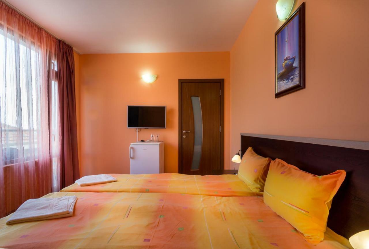 Guest House Karamihalevi โซโซโปล ภายนอก รูปภาพ